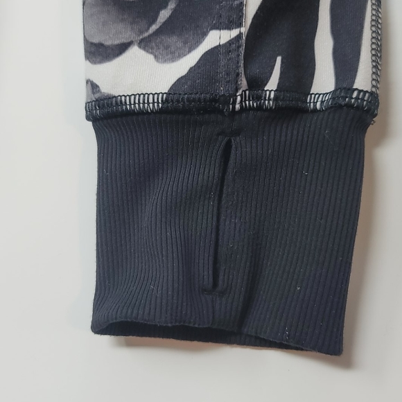 Lululemon Nice Asana jacket - Picture 3 of 11